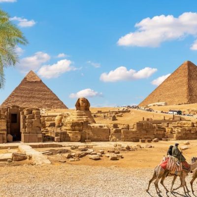 The,Great,Sphinx,And,The,Egypt,Pyramid,By,The,Palm,